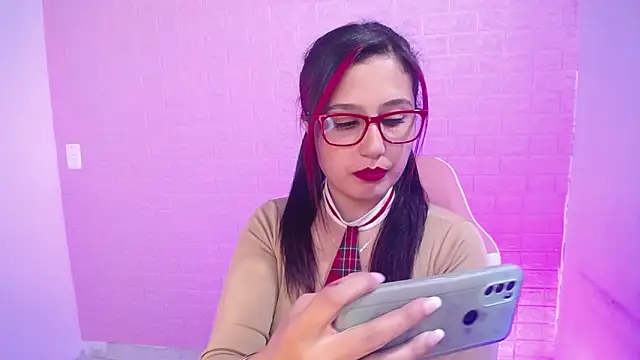 Sara1126  online show from 09/28/25, 04:07