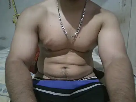 Snapshot of Alcee490 chatting on 06/30/26, 01:28 Alcee490 online show from 06/30/26, 01:28