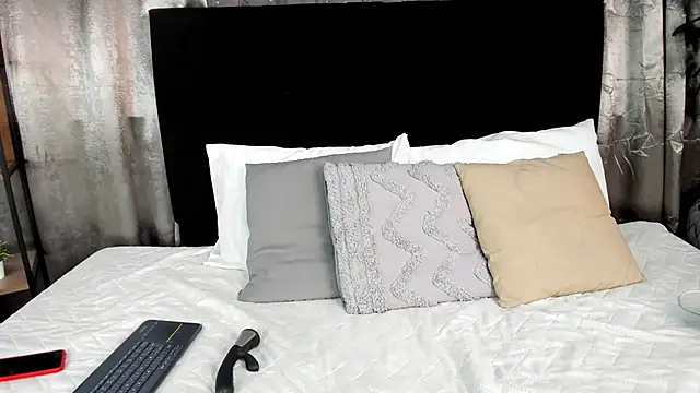 Snapshot of Lenapaul_ chatting on 11/11/25, 04:23 Lenapaul online show from 11/11/25, 04:23