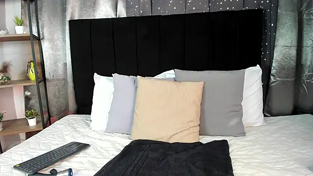 Snapshot of Lenapaul_ chatting on 11/14/25, 04:22 Lenapaul online show from 11/14/25, 04:22