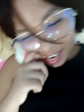 Snapshot of little_onixx chatting on 09/30/25, 03:11 little onixx online show from 09/30/25, 03:11