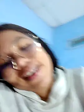 Snapshot of little_onixx chatting on 10/02/25, 12:01 little onixx online show from 10/02/25, 12:01