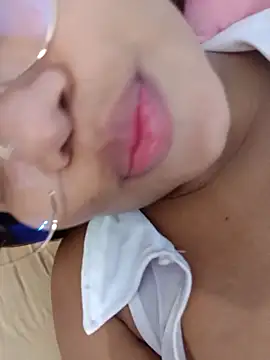 Snapshot of little_onixx chatting on 10/03/25, 12:13 little onixx online show from 10/03/25, 12:13