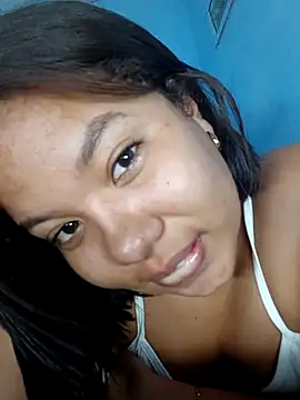 Snapshot of little_onixx chatting on 10/07/25, 12:13 little onixx online show from 10/07/25, 12:13