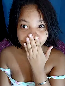 Snapshot of little_onixx chatting on 11/06/25, 11:55 little onixx online show from 11/06/25, 11:55