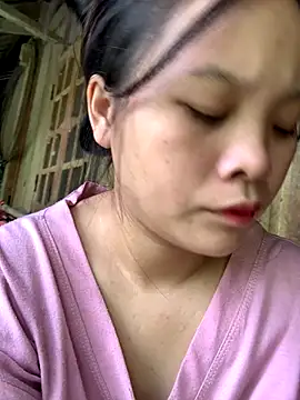 Snapshot of -Miraa- chatting on 09/28/25, 05:02 -Miraa- online show from 09/28/25, 05:02