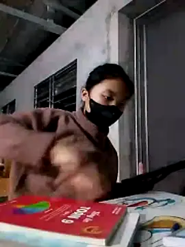 Snapshot of -Miraa- chatting on 11/21/25, 12:37 -Miraa- online show from 11/21/25, 12:37