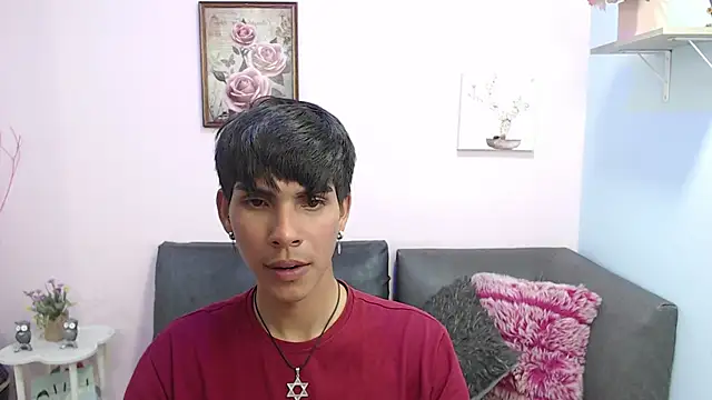 Snapshot of David_925_ chatting on 10/02/25, 04:19 David 925 online show from 10/02/25, 04:19