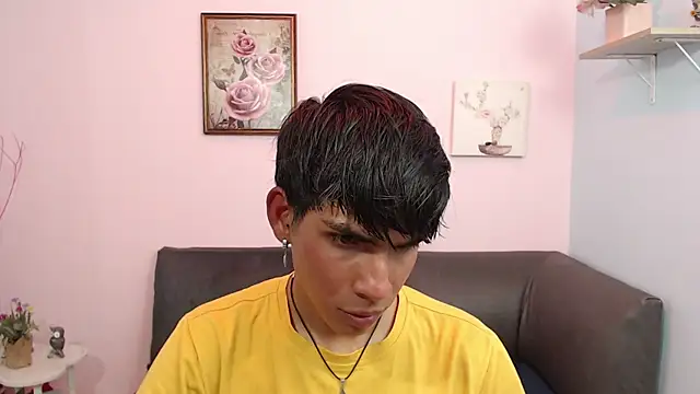 Snapshot of David_925_ chatting on 10/03/25, 04:42 David 925 online show from 10/03/25, 04:42