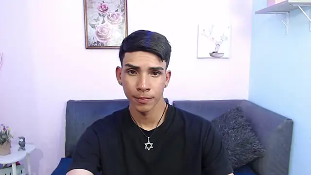 Snapshot of David_925_ chatting on 10/08/25, 04:21 David 925 online show from 10/08/25, 04:21