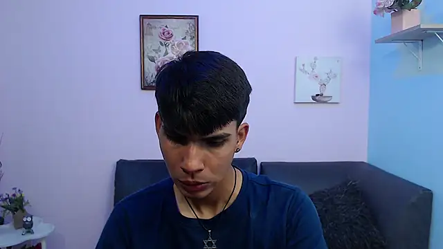 Snapshot of David_925_ chatting on 10/12/25, 04:33 David 925 online show from 10/12/25, 04:33