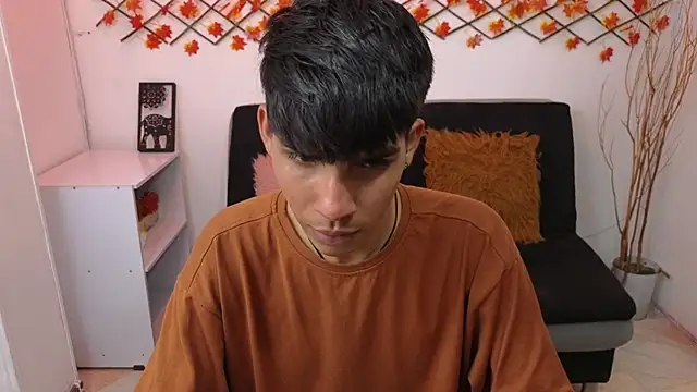 Snapshot of David_925_ chatting on 10/15/25, 07:58 David 925 online show from 10/15/25, 07:58