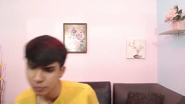 Snapshot of David_925_ chatting on 10/28/25, 03:21 David 925 online show from 10/28/25, 03:21