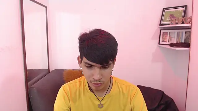 Snapshot of David_925_ chatting on 11/05/25, 03:50 David 925 online show from 11/05/25, 03:50