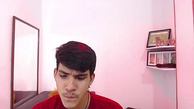 Snapshot of David_925_ chatting on 11/06/25, 03:29 David 925 online show from 11/06/25, 03:29