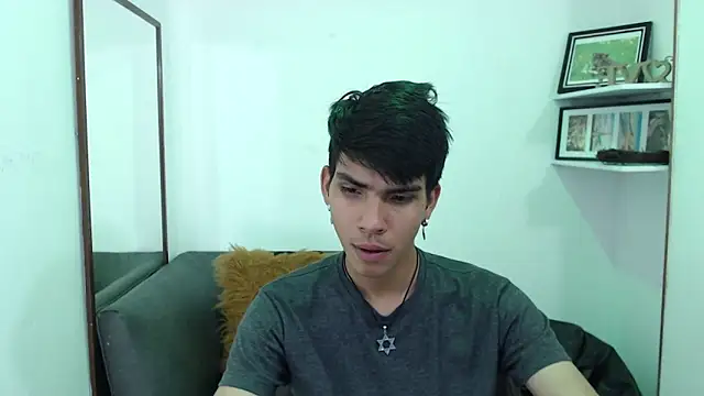 Snapshot of David_925_ chatting on 11/07/25, 04:01 David 925 online show from 11/07/25, 04:01