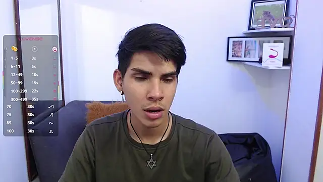 Snapshot of David_925_ chatting on 11/21/25, 03:27 David 925 online show from 11/21/25, 03:27