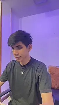 Snapshot of David_925_ chatting on 11/29/25, 04:15 David 925 online show from 11/29/25, 04:15