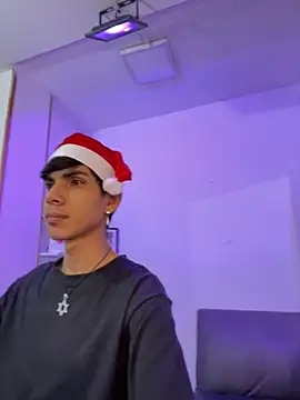 Snapshot of David_925_ chatting on 12/03/25, 03:58 David 925 online show from 12/03/25, 03:58