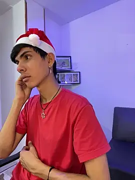 Snapshot of David_925_ chatting on 12/04/25, 05:39 David 925 online show from 12/04/25, 05:39