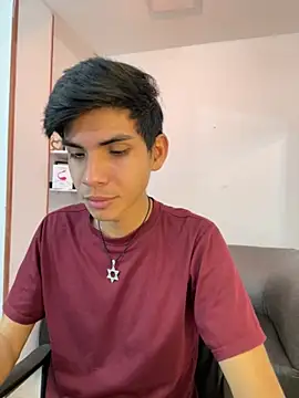 Snapshot of David_925_ chatting on 12/05/25, 05:49 David 925 online show from 12/05/25, 05:49