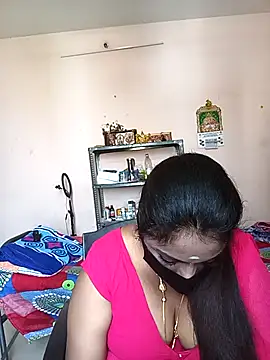 Snapshot of queendivya chatting on 04/21/26, 05:36 queendivya online show from 04/21/26, 05:36