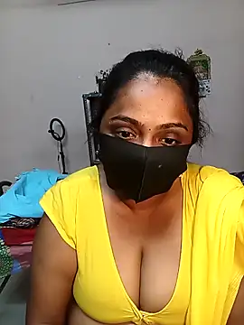 Snapshot of queendivya chatting on 04/28/26, 02:44 queendivya online show from 04/28/26, 02:44