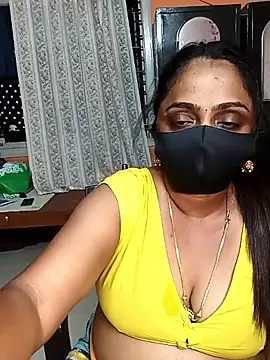 Snapshot of queendivya chatting on 05/10/26, 04:23 queendivya online show from 05/10/26, 04:23