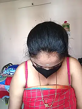 Snapshot of queendivya chatting on 05/13/26, 05:05 queendivya online show from 05/13/26, 05:05