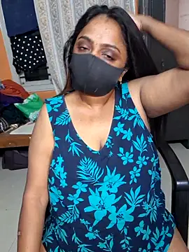 Snapshot of queendivya chatting on 05/25/26, 05:08 queendivya online show from 05/25/26, 05:08