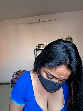 Snapshot of queendivya chatting on 06/02/26, 01:18 queendivya online show from 06/02/26, 01:18