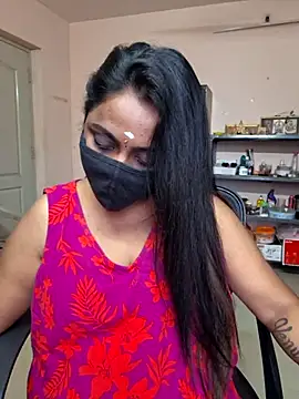 Snapshot of queendivya chatting on 07/03/26, 01:01 queendivya online show from 07/03/26, 01:01