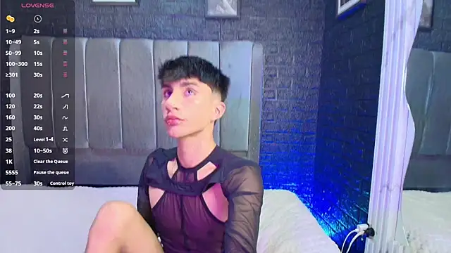 Snapshot of Erick_Velveth chatting on 12/20/25, 05:47 Erick Velveth online show from 12/20/25, 05:47