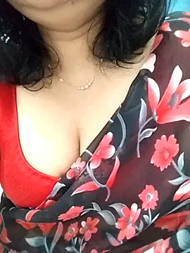 Snapshot of divya-jannu chatting on 11/24/25, 05:23 divya-jannu online show from 11/24/25, 05:23