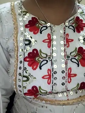 Snapshot of Disha-_00 chatting on 11/21/25, 04:44 Disha- 00 online show from 11/21/25, 04:44