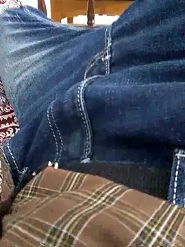 crish09 online show from 10/29/25, 12:40