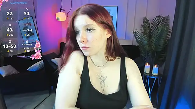 Snapshot of Layla_Glam chatting on 10/26/25, 05:35 Layla Glam online show from 10/26/25, 05:35