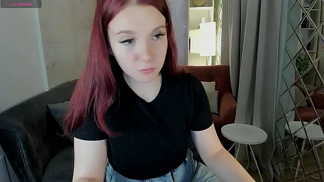 Layla Glam online show from 03/20/26, 01:38