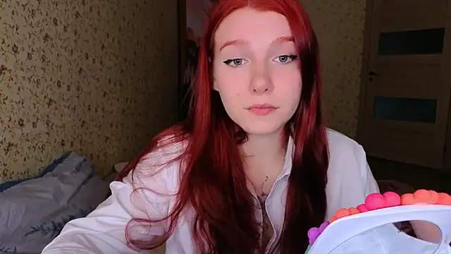 Snapshot of Layla_Glam chatting on 05/27/26, 04:48 Layla Glam online show from 05/27/26, 04:48