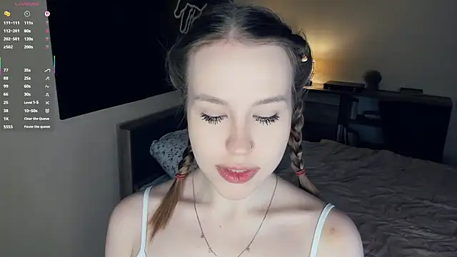 MaliaBourraine online show from 12/14/25, 07:03