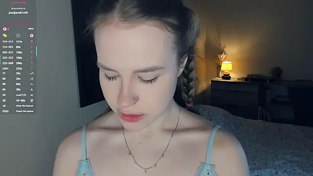 MaliaBourraine online show from 12/21/25, 07:04