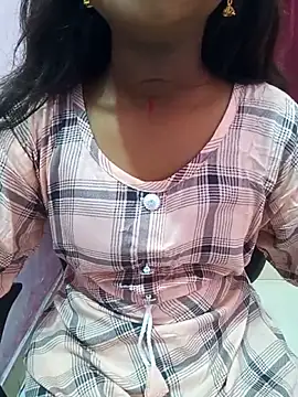 pari rani7 online show from 10/23/25, 04:01