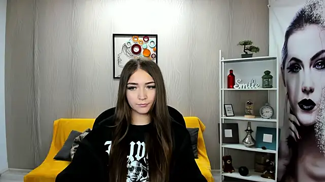 EllaClarke online show from 10/22/25, 11:43