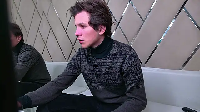 Snapshot of JesseCrosss chatting on 09/24/25, 08:12 JesseCrosss online show from 09/24/25, 08:12