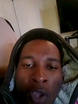 Snapshot of sparrowzy chatting on 10/23/25, 08:13 sparrowzy online show from 10/23/25, 08:13