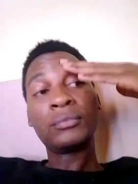 Snapshot of sparrowzy chatting on 10/24/25, 12:01 sparrowzy online show from 10/24/25, 12:01