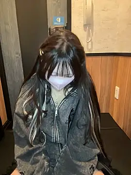 Snapshot of Yua_nyan_cute chatting on 10/18/25, 02:36 Yua nyan cute online show from 10/18/25, 02:36