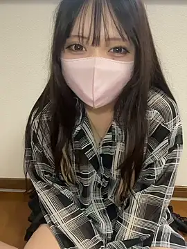 Snapshot of Yua_nyan_cute chatting on 10/19/25, 06:47 Yua nyan cute online show from 10/19/25, 06:47