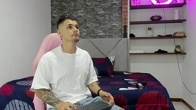 BooyHott  online show from 02/21/26, 07:37