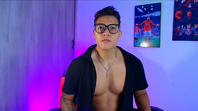 Snapshot of evan_greey chatting on 09/23/25, 06:38 evan greey online show from 09/23/25, 06:38